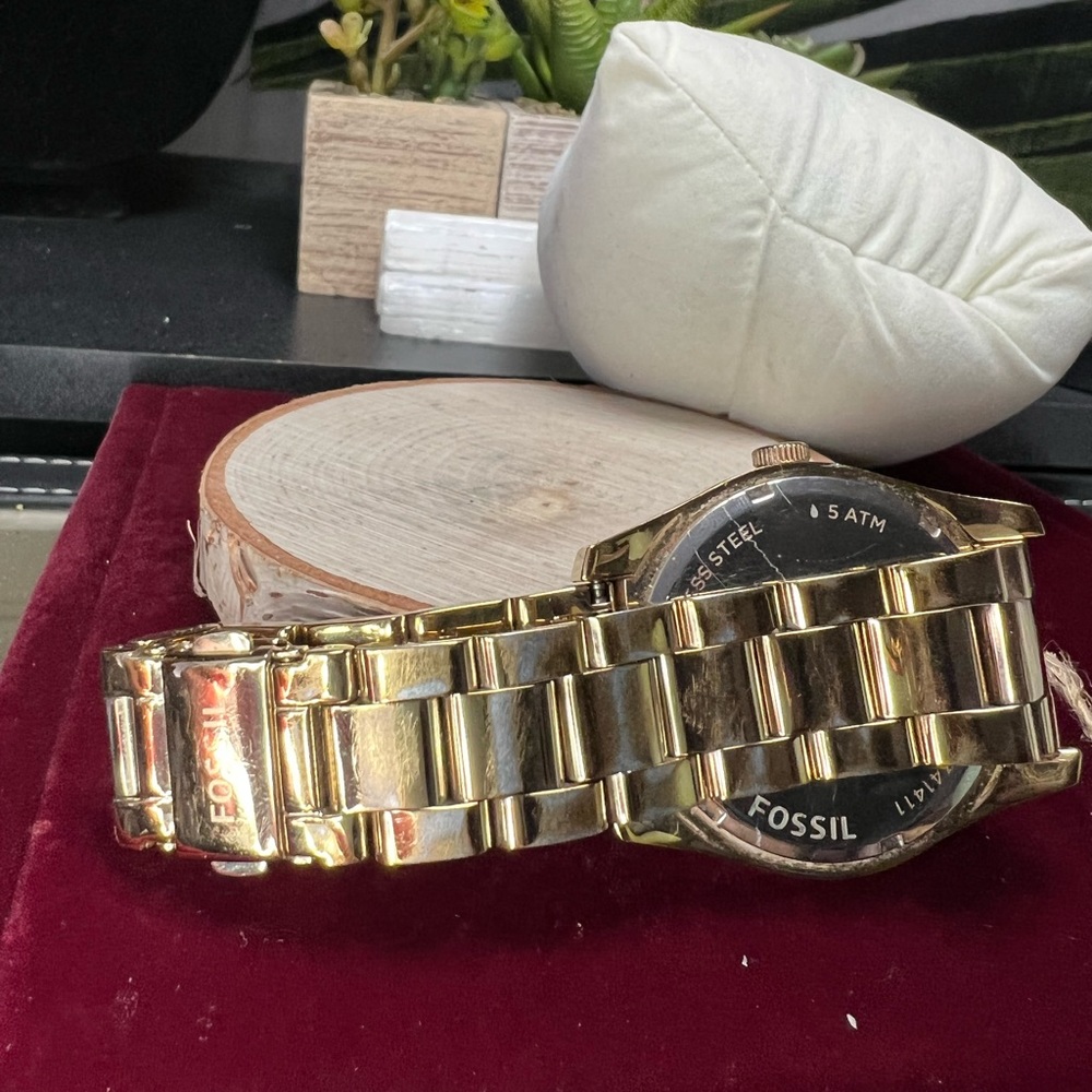FOSSIL Gold Tone Watch ✨ - Picture 15 of 15